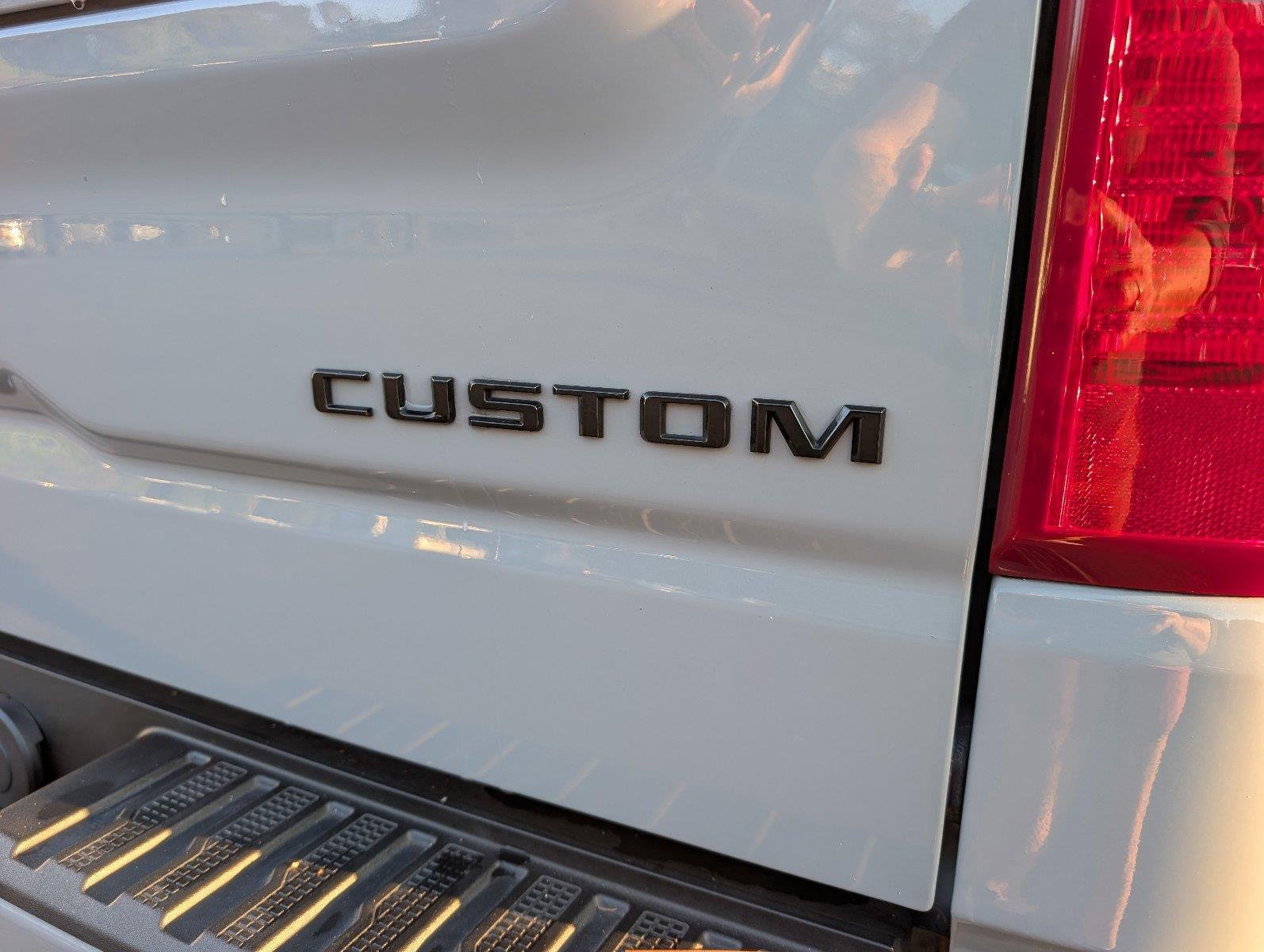 Used 2024 Slate Gray Metallic Chevrolet Custom image 34