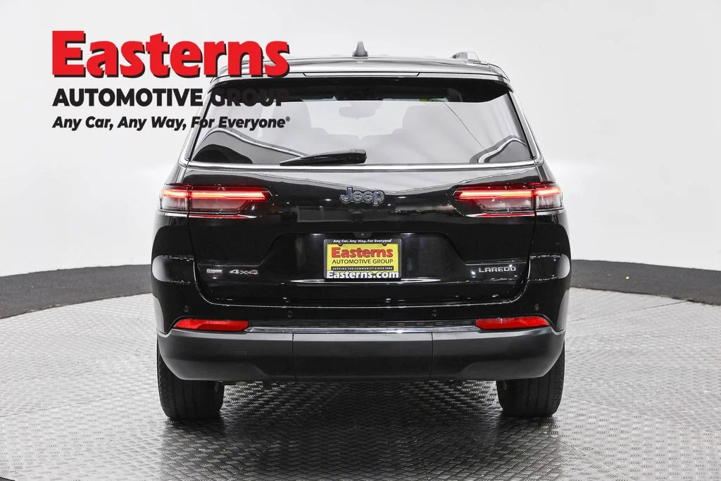 Used 2022 Black Jeep Laredo image 6