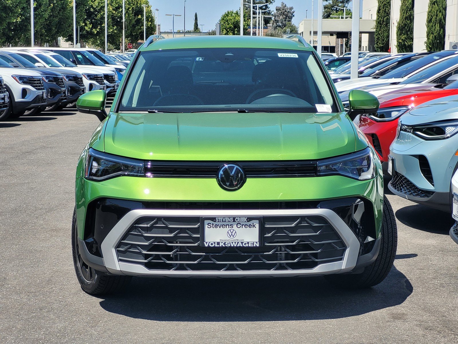 2025 Volkswagen Taos SE - Photo 2