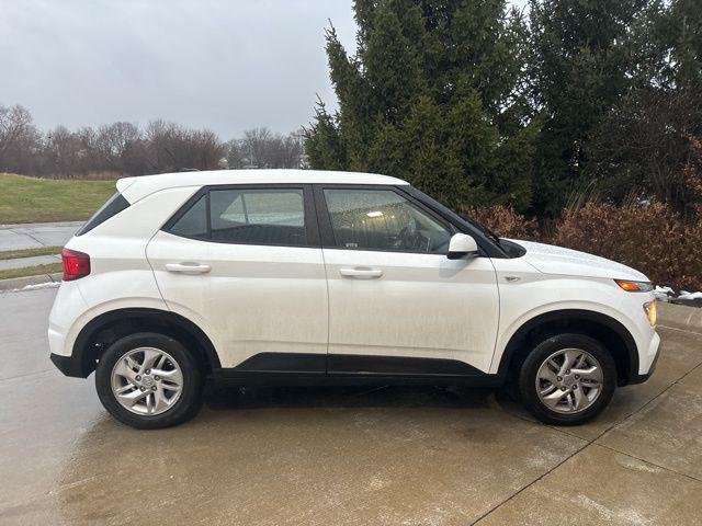 New 2026 Lunar White Hyundai SE image 37