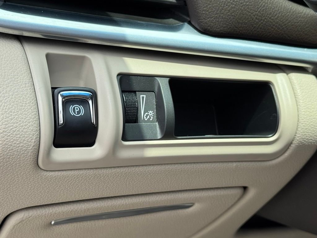 Used 2016 White Cadillac Luxury image 23