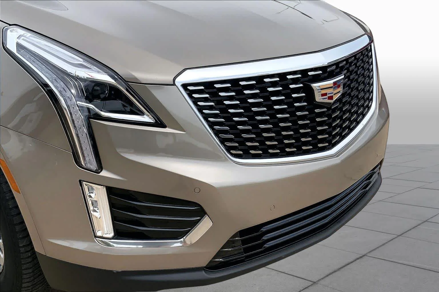 Used 2023 Latte Metallic Cadillac FWD Premium Luxury image 29