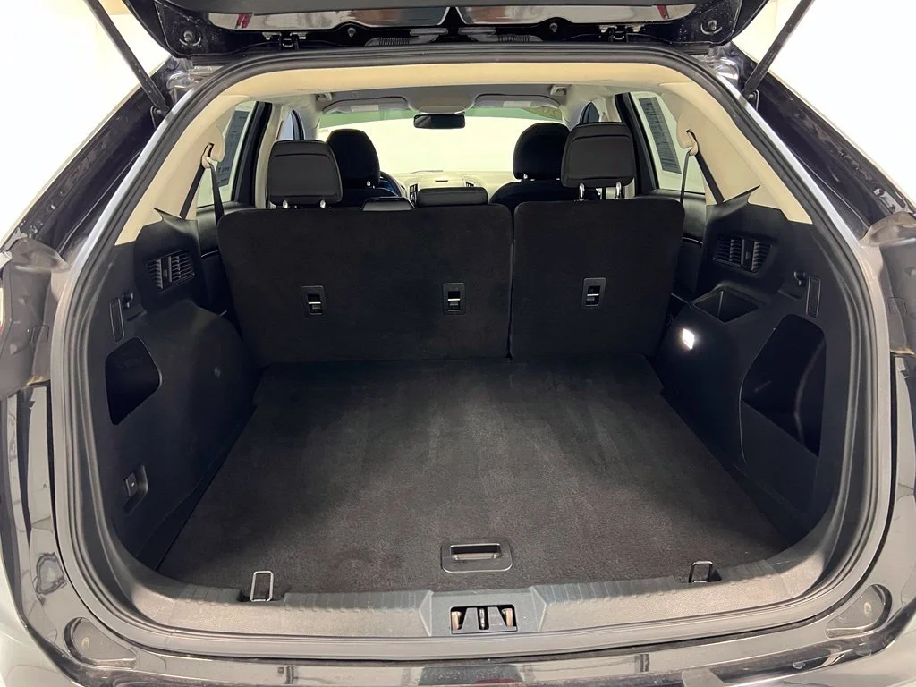 Used 2019 Black Ford SE image 30