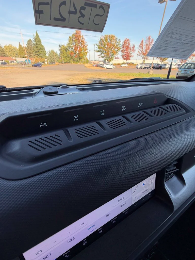Used 2025 Gray Metallic Ford Badlands image 38