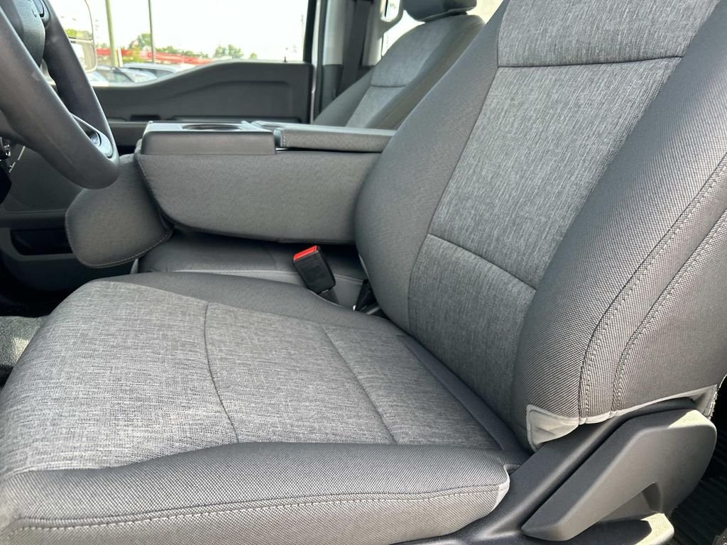 New 2026 Oxford White Ford F-250® XL image 21