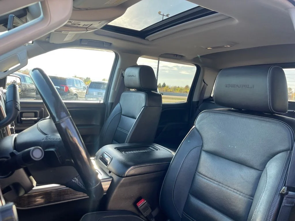 Used 2016 Black GMC Denali image 28