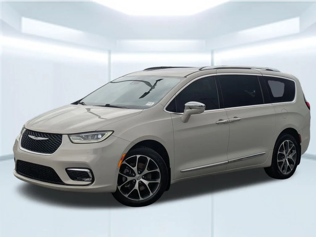 2021 Chrysler Pacifica Limited's photo