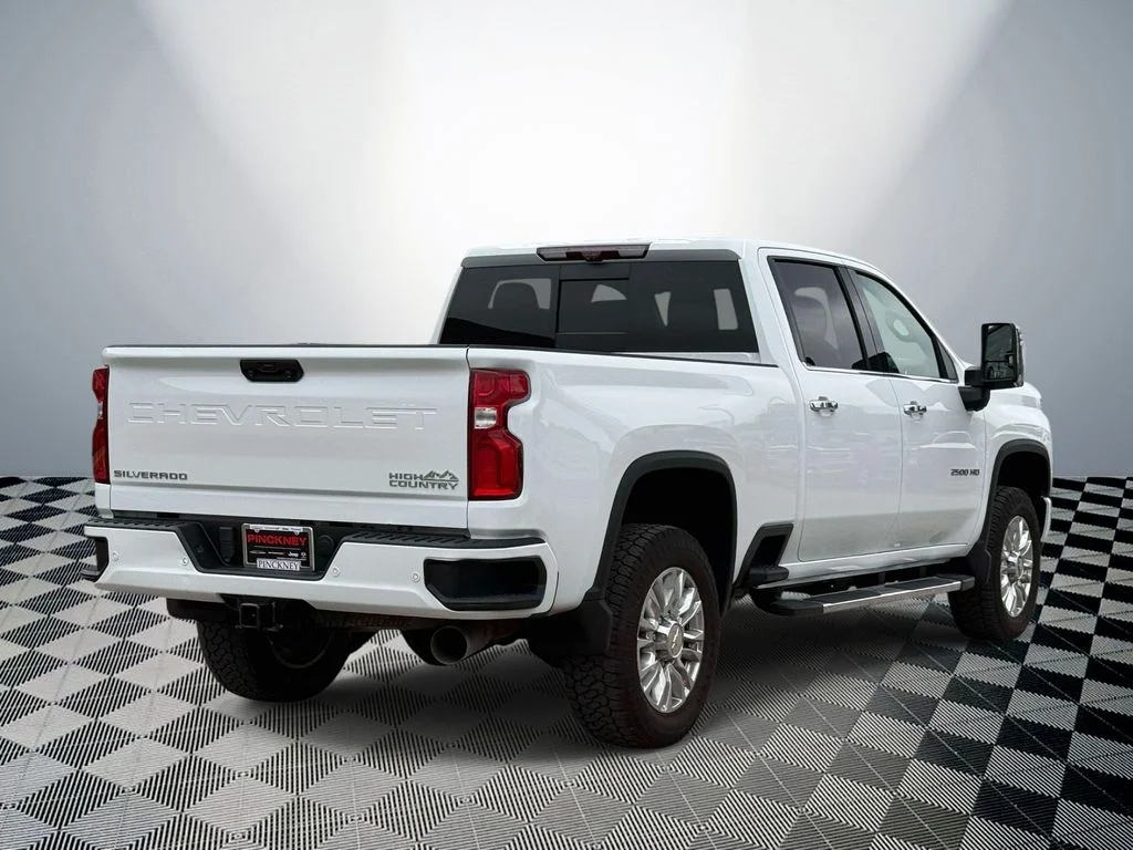 Used 2021 White Chevrolet High Country image 5