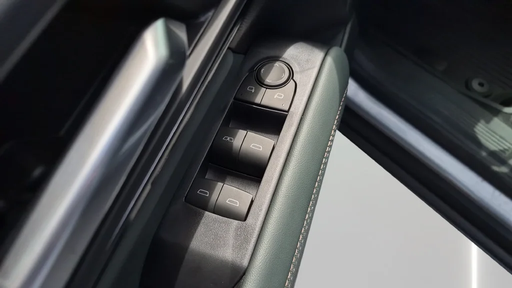 2027 GMC Terrain AT4 - Photo 10
