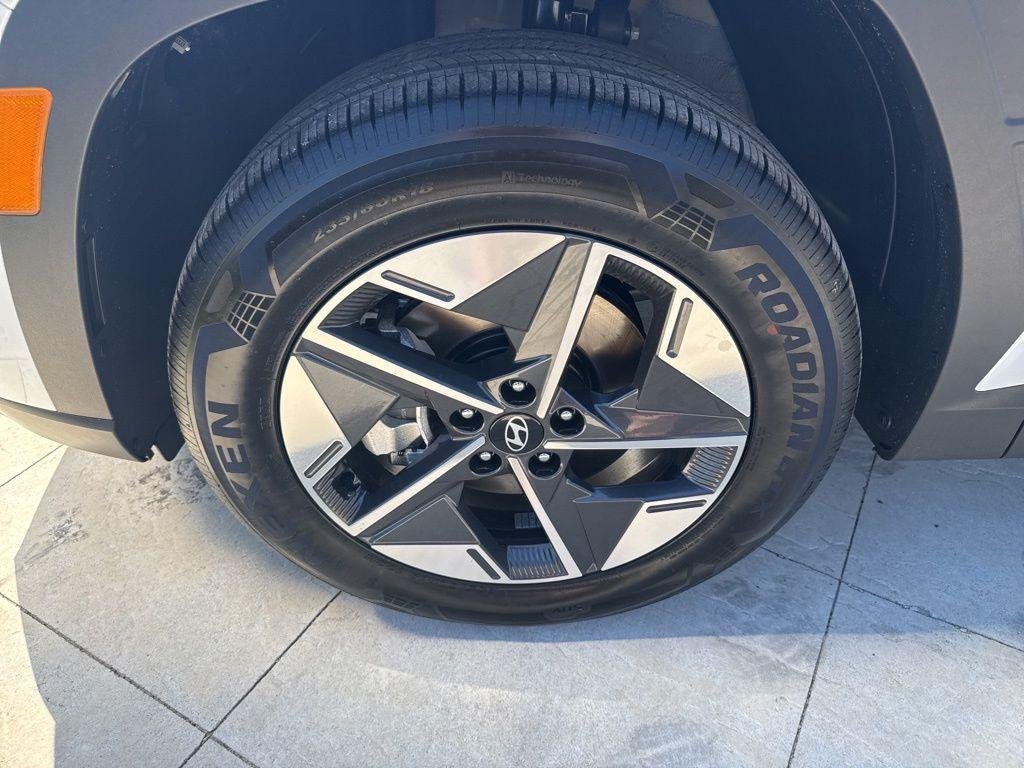 New 2026 White Hyundai SEL FWD image 10