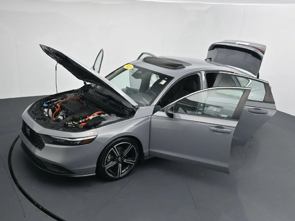 Used 2023  Honda Sport image 43