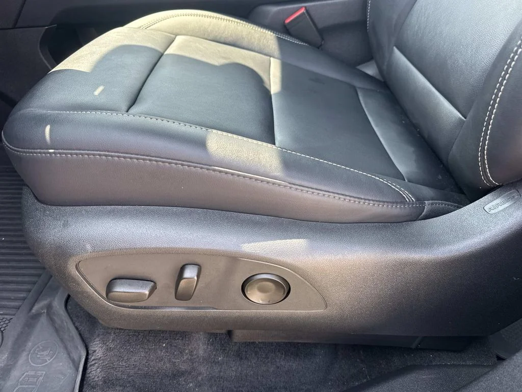 Used 2024 Brown GMC Elevation image 18