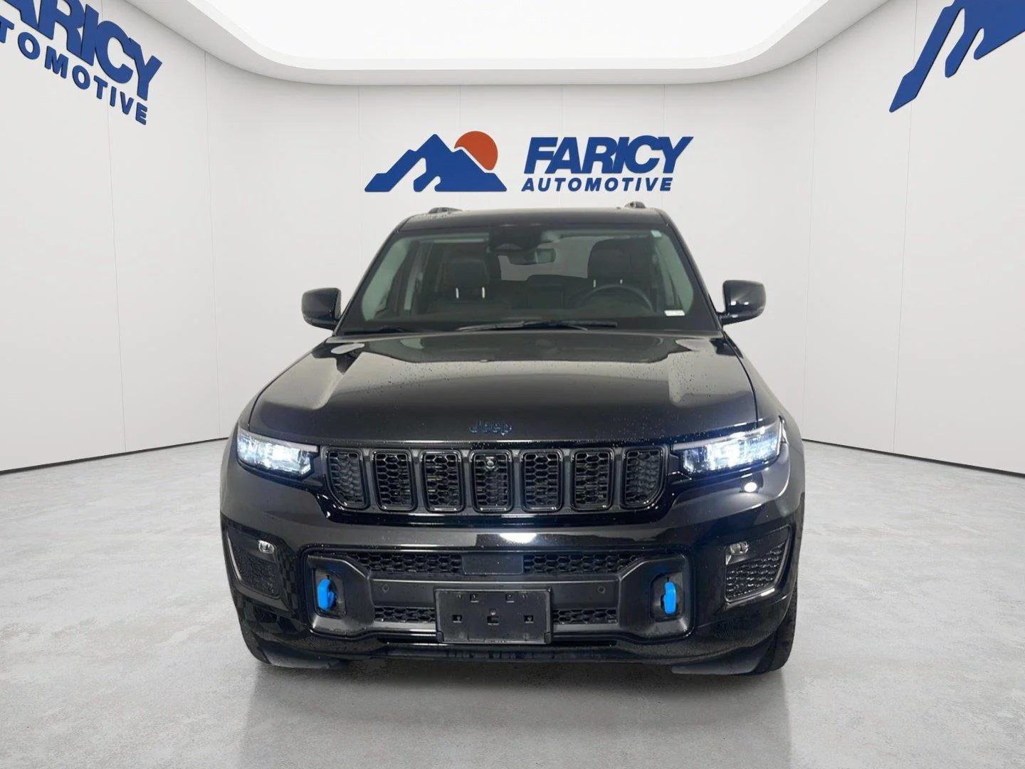 Used 2023 Diamond Black Crystal Pearlcoat Jeep 30th Anniversary image 3