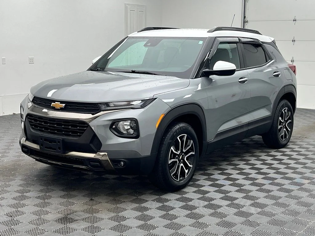 Used 2023 Gray Chevrolet ACTIV image 2