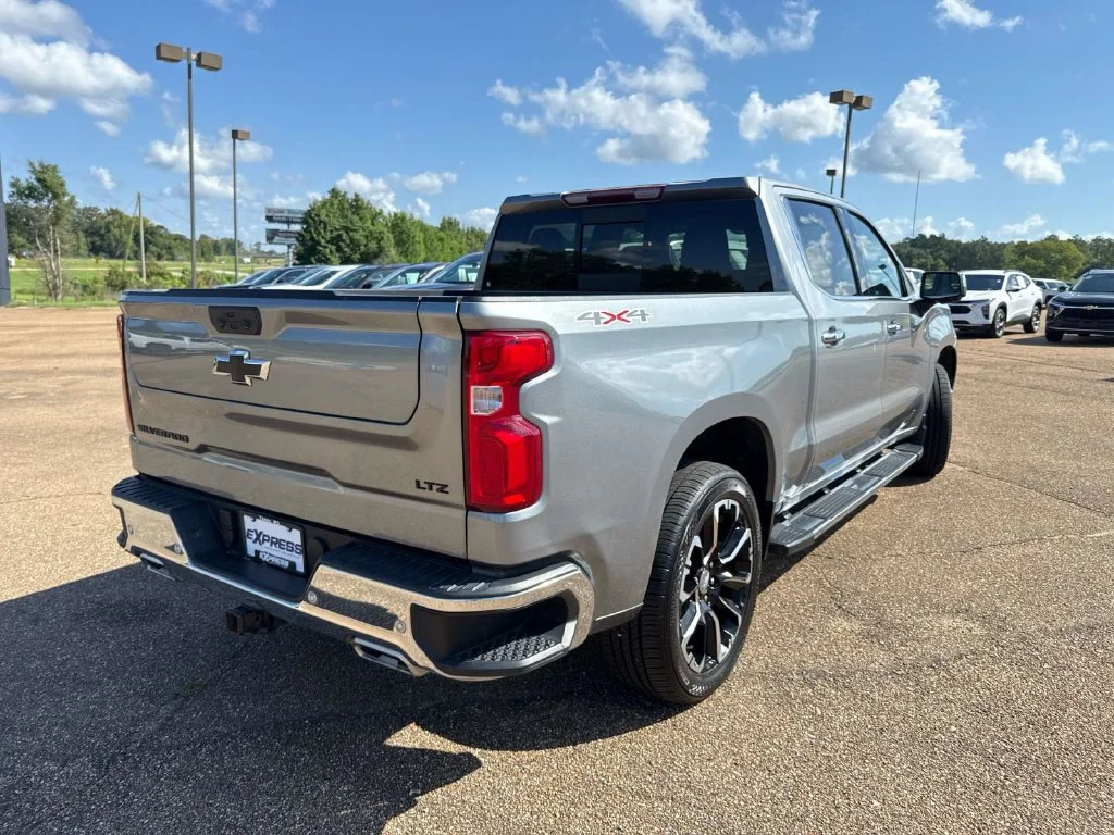 Used 2024 Gray Chevrolet LTZ image 7