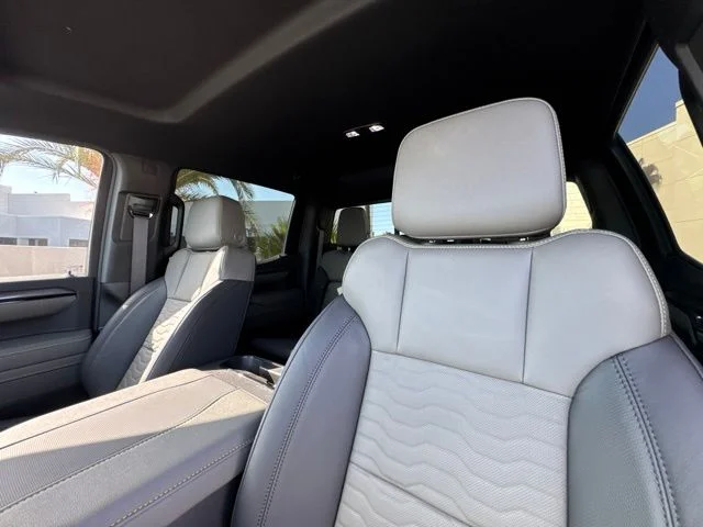 New 2026 White Chevrolet ZR2 image 18