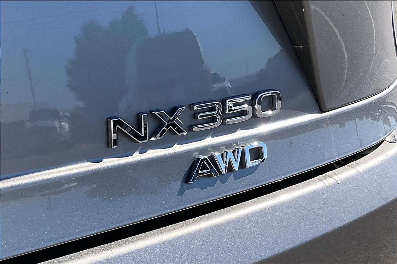 Used 2023 Atomic Silver Lexus Premium image 29