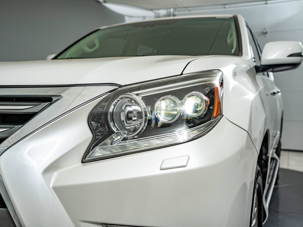 Used 2014 Starfire Pearl Lexus 460 image 13