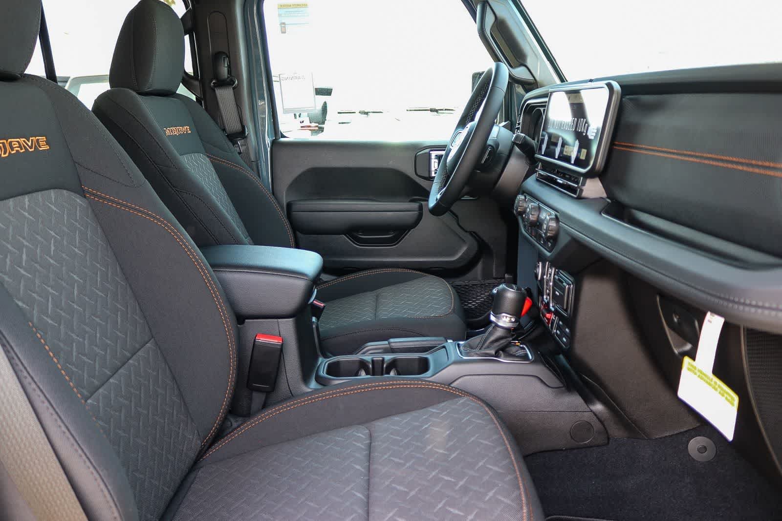 New 2026 Anvil Clear-Coat Exterior Paint Jeep Mojave image 18