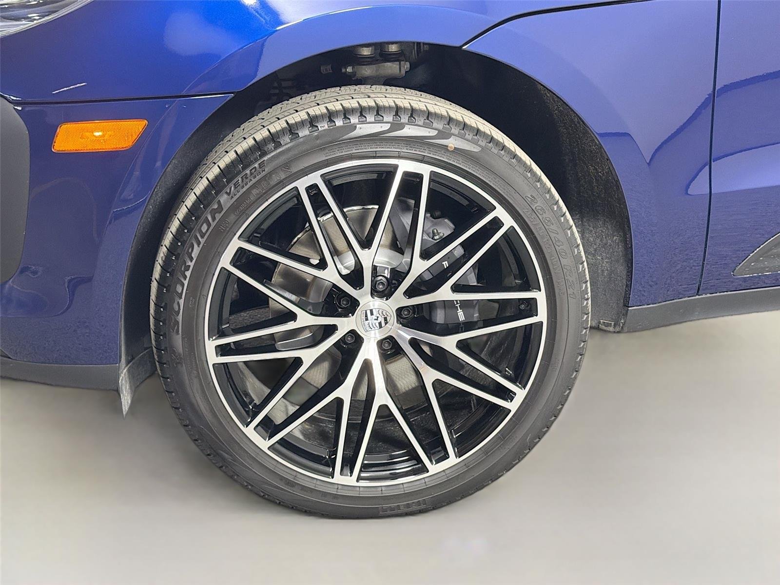 New 2026 Gentian Blue Metallic Porsche T image 10