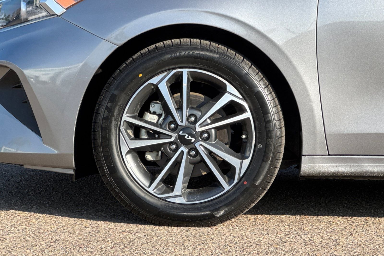 Used 2023 Steel Gray Kia LXS image 22