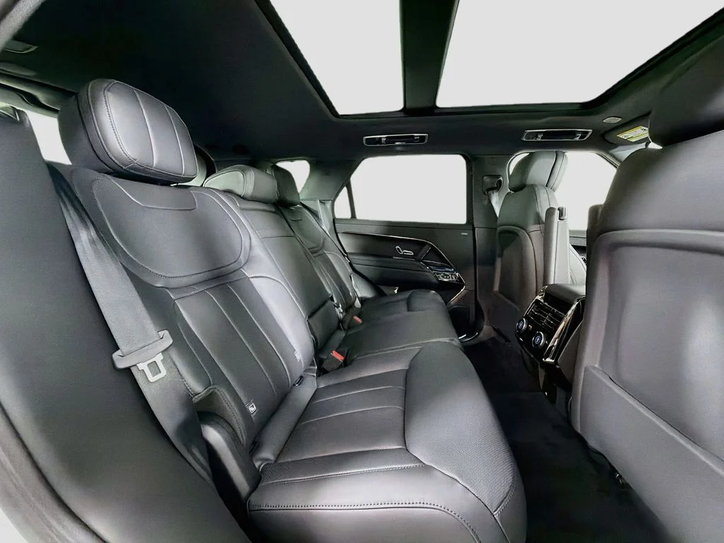 New 2026 Fuji White Land Rover Dynamic SE image 29