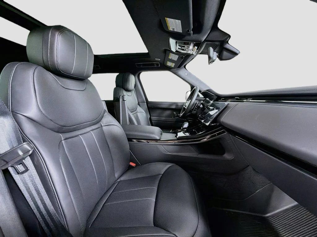 New 2026 Santorini Black Land Rover Dynamic SE image 30