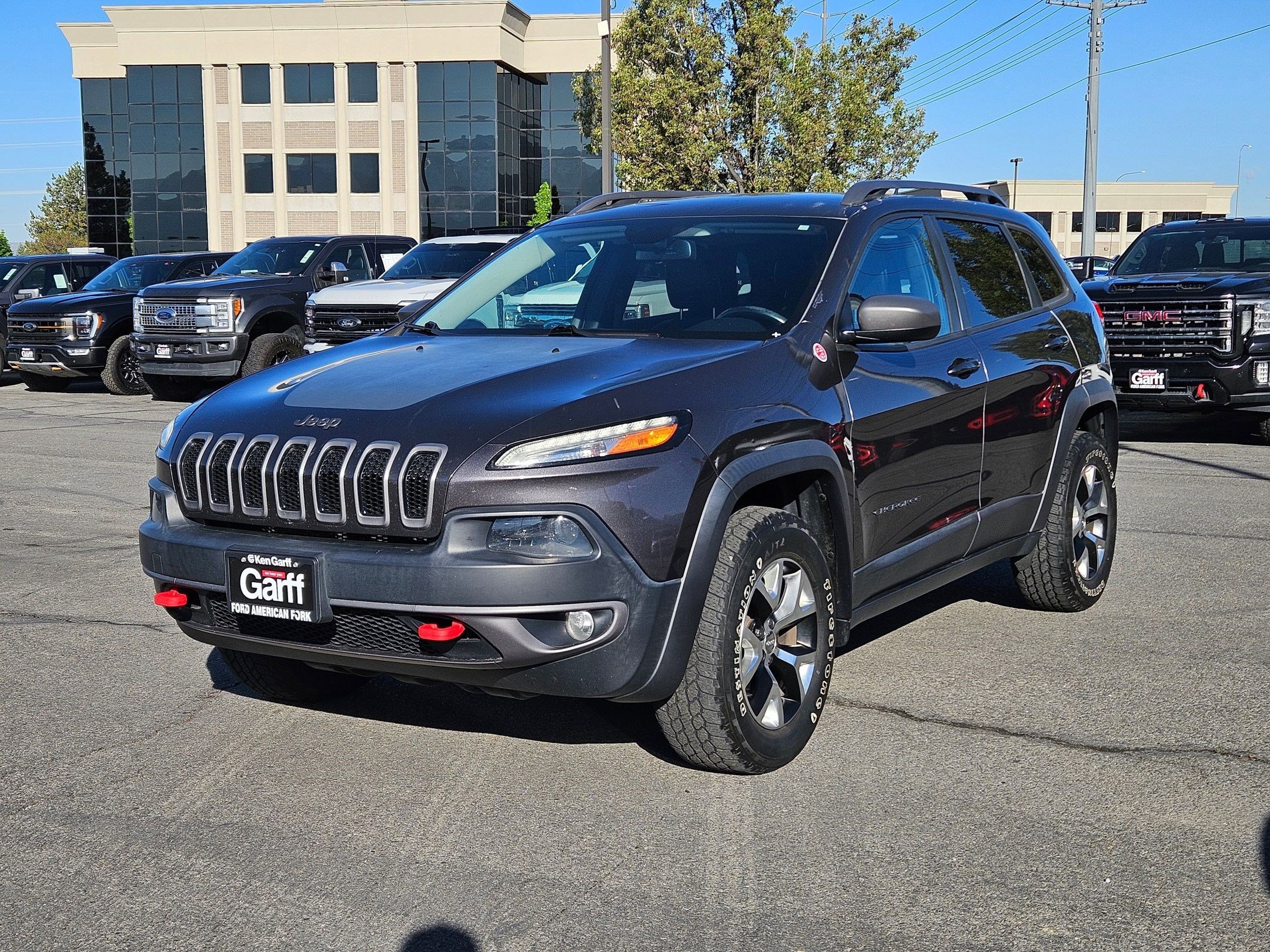 Used 2015 Granite Crystal Clearcoat Metallic Jeep Trailhawk image 8
