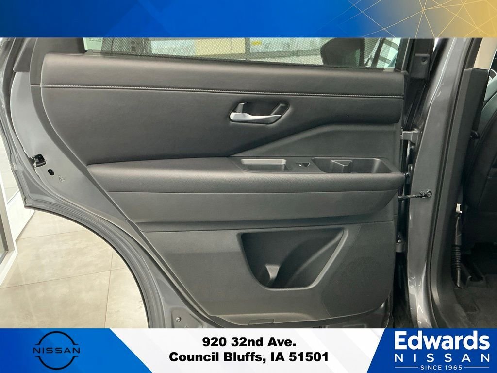 Used 2025 Gray Nissan SL image 15