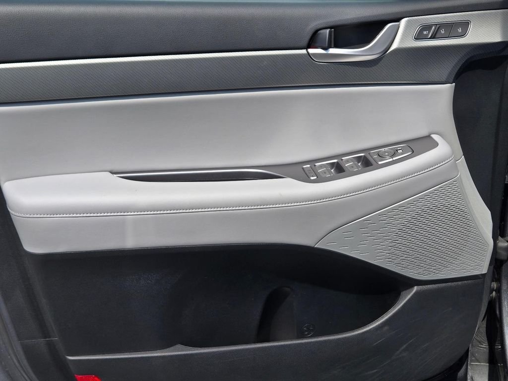 Certified Used 2025 Gray Hyundai SEL Premium image 13
