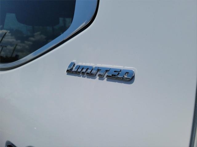 Certified Used 2025 ICE CAP Toyota  image 9