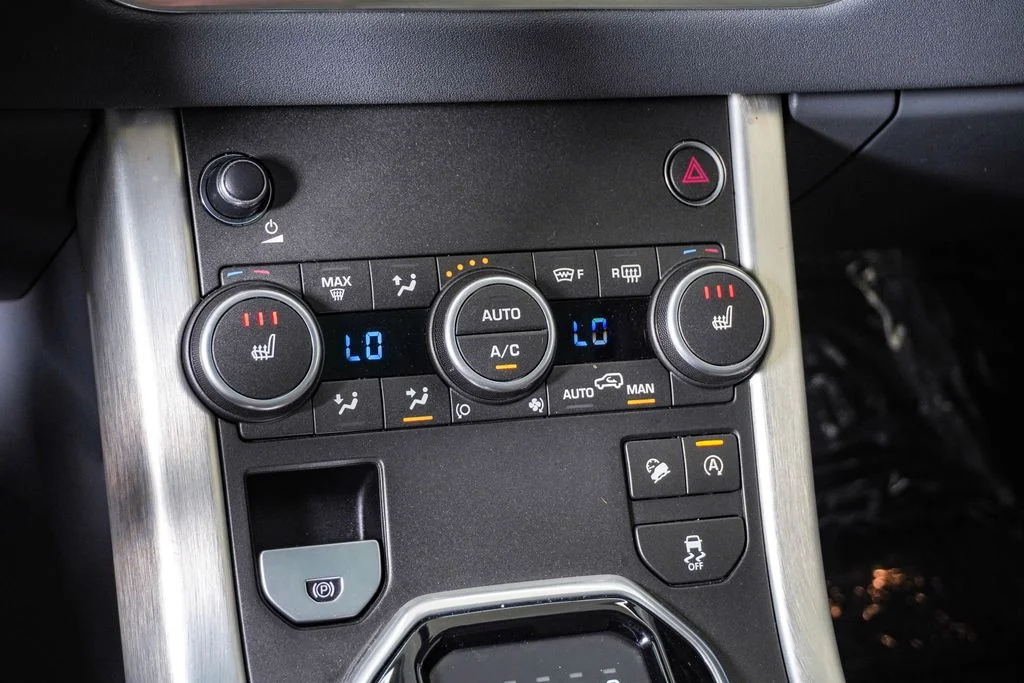 Used 2017 Fuji White Land Rover  image 24