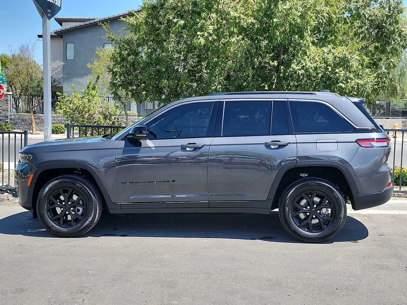 New 2026 Baltic Gray Metallic Clearcoat Jeep Laredo Altitude image 5