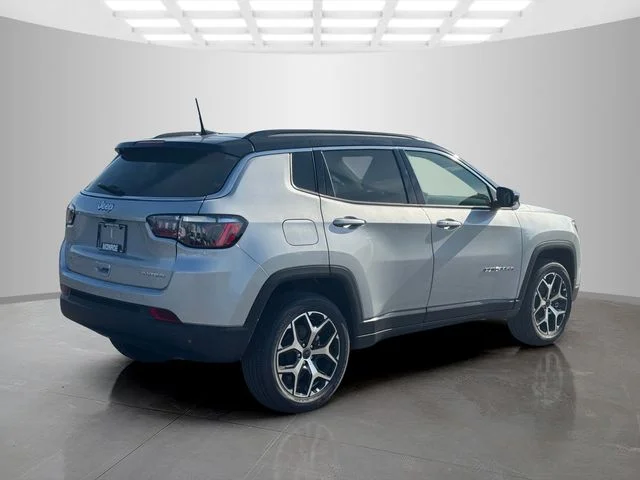 New 2026 Silver Zynith Metallic Clear-Coat Exterior Paint Jeep Limited image 7