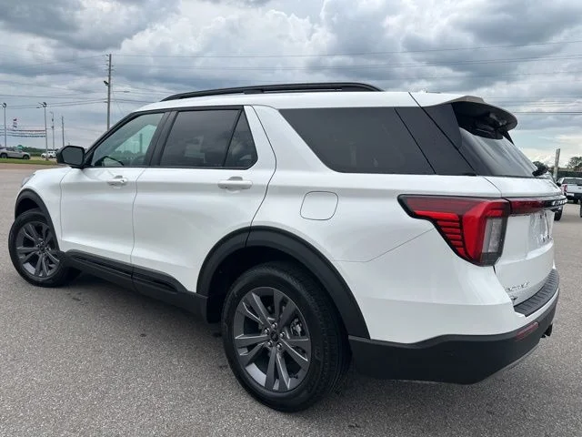 New 2026 Star White Metallic Tri-Coat Ford Active image 25