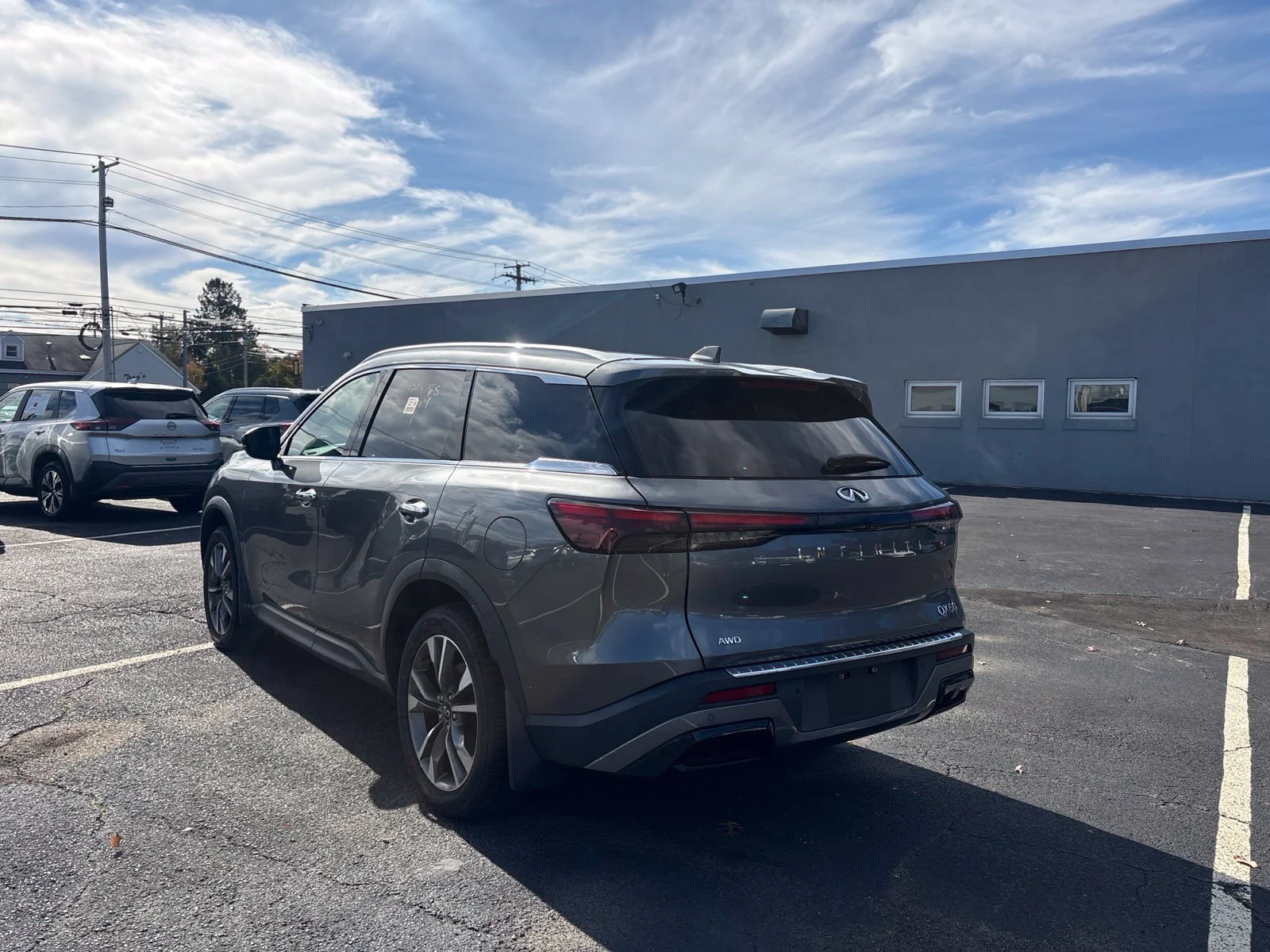 Used 2023 Graphite Shadow INFINITI LUXE image 5
