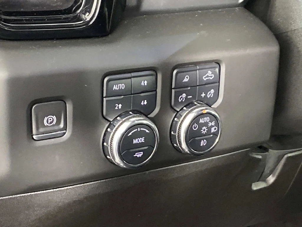 Used 2024 Onyx Black GMC AT4 image 13