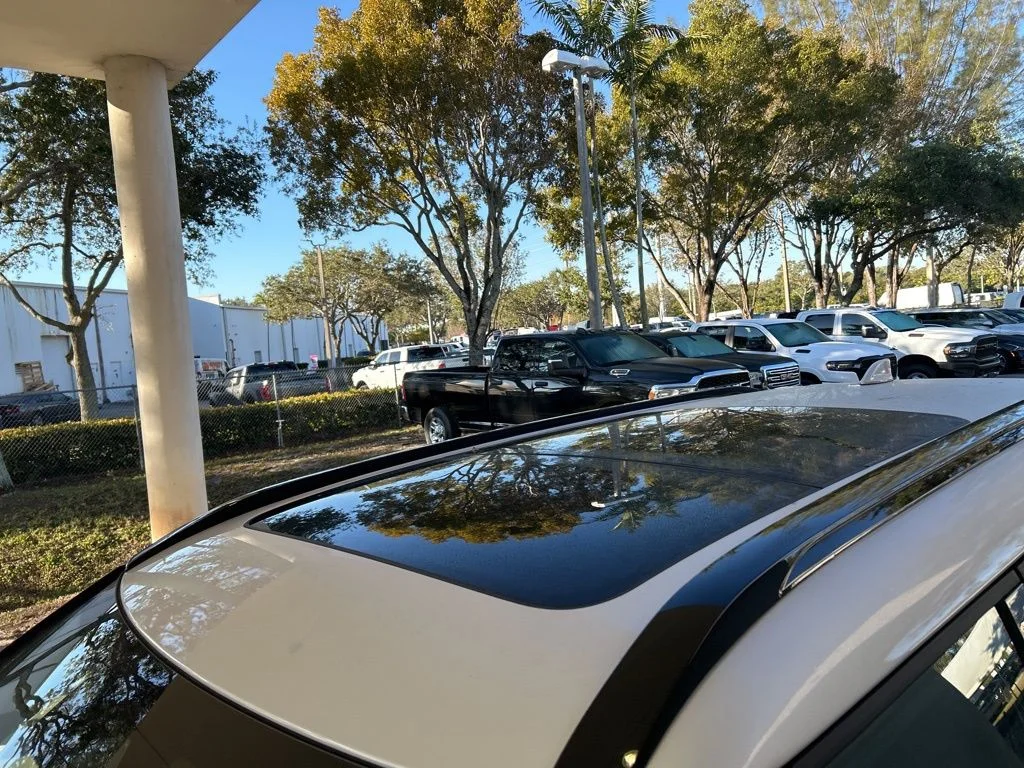 2025 Mitsubishi Outlander Plug-in Hybrid SEL Black Edition - Photo 17