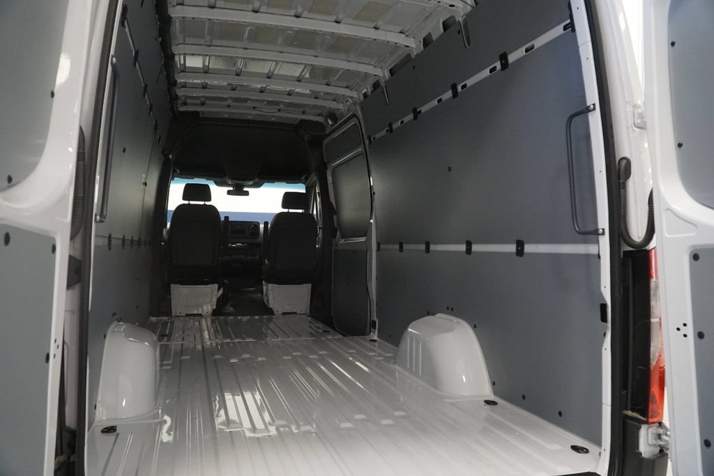 New 2025 Arctic White Mercedes-Benz Cargo 170 WB image 26
