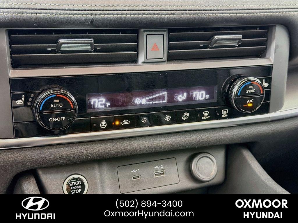 Used 2023 Pearl White Tricoat/Super Black Nissan SV image 15