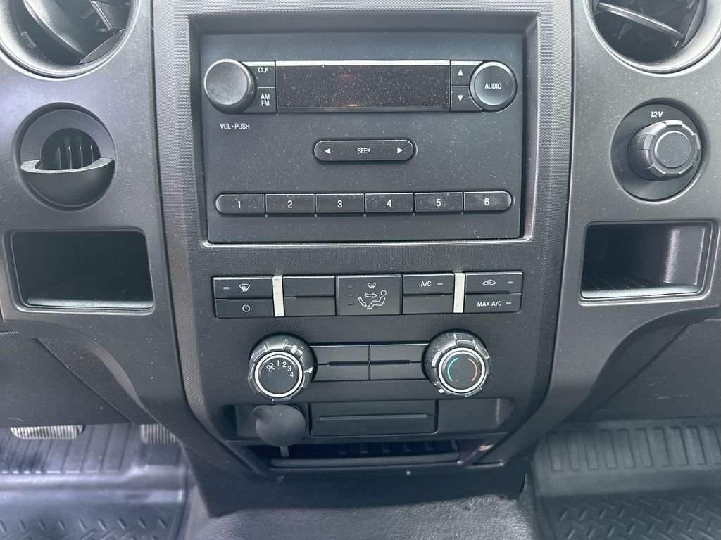 Used 2014 White Ford XL image 34