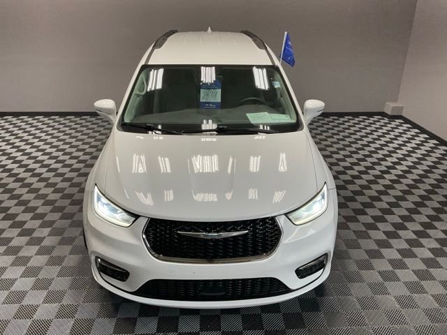 Certified Used 2021 Bright White Clearcoat Chrysler Touring image 5