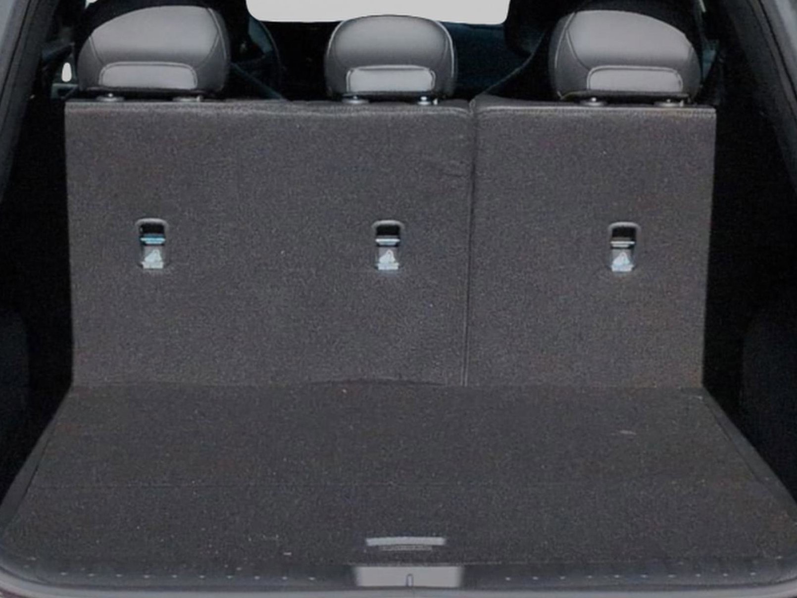 New 2026 Glacial White Pearl / Black Ro Kia GT-LINE image 45