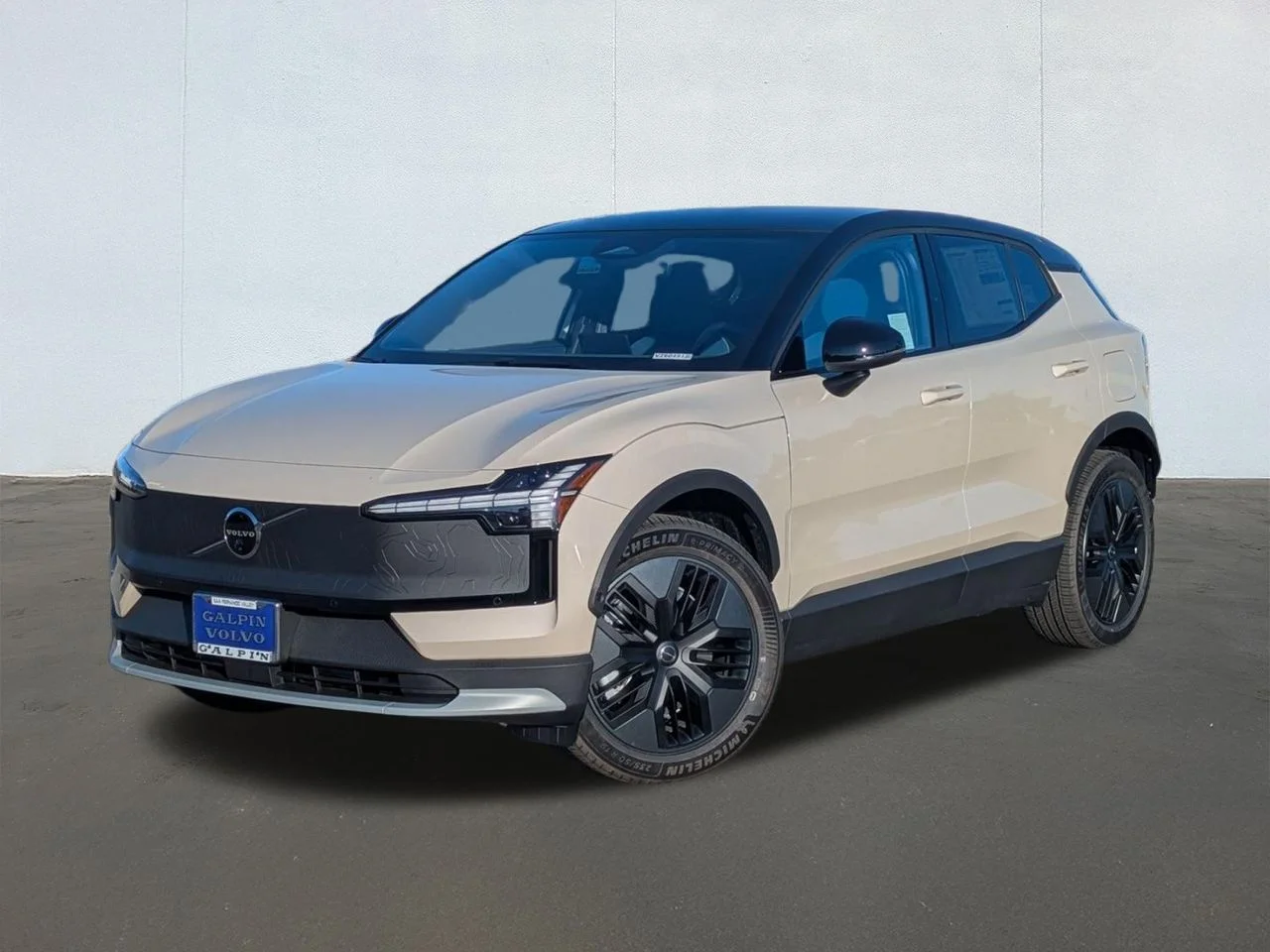 2026 Volvo EX30 Twin Motor Cross Country Ultra's photo