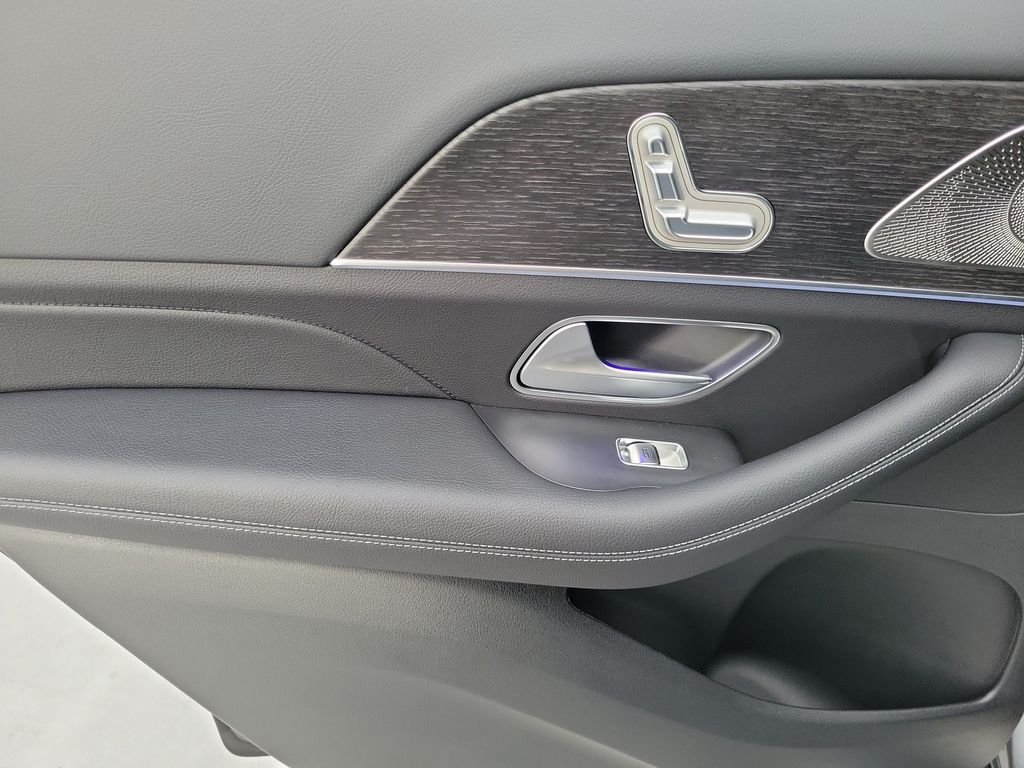 New 2026 Selenite Grey Metallic Mercedes-Benz GLS 450 image 17