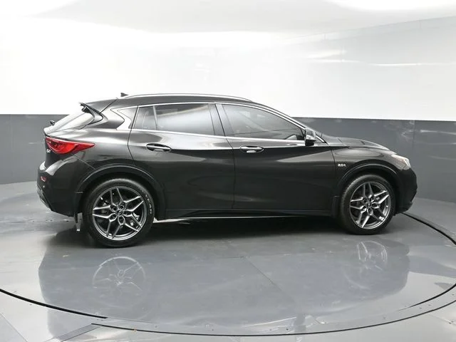 Used 2018 Black INFINITI ESSENTIAL image 8