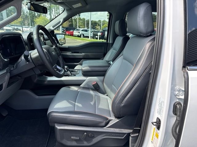 Used 2025 Oxford White Ford Lariat image 18