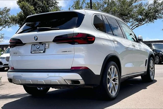 Certified Used 2024 Mineral White Metallic BMW xDrive40i image 11