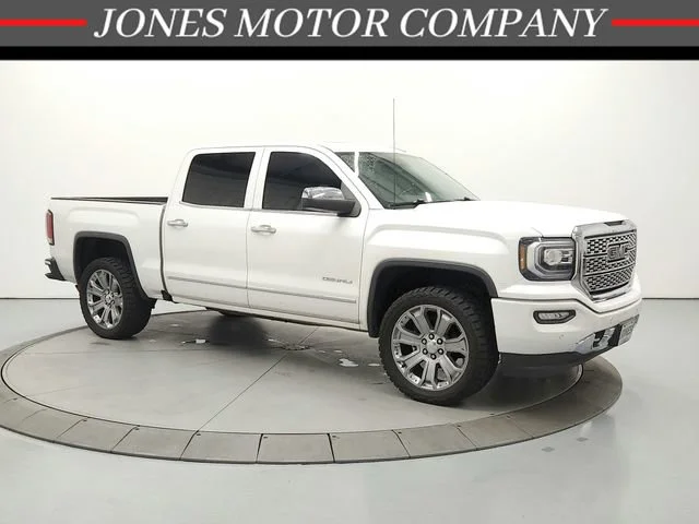 2017 GMC Sierra 4WD Crew Cab Short Box's photo