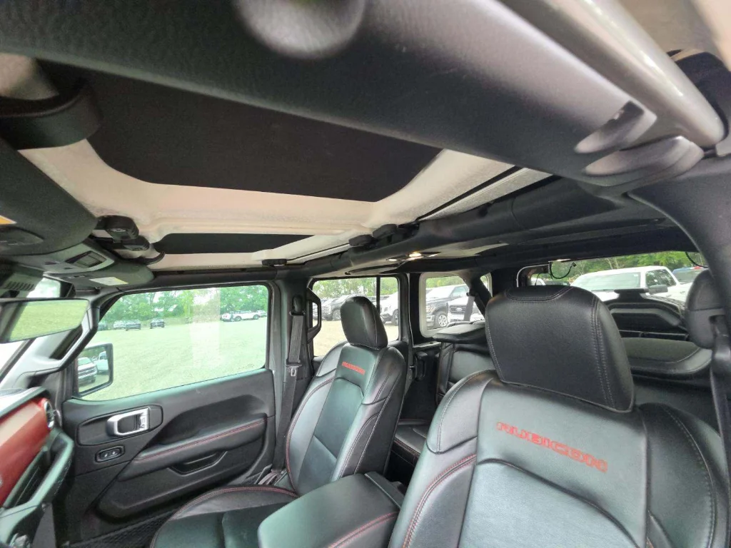 Used 2019 Sting-Grey Jeep Rubicon image 10